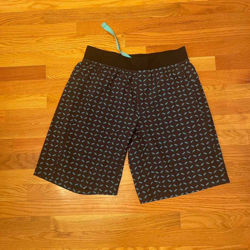 Men’s Lululemon T.H.E Short 11” Linerless -Large
